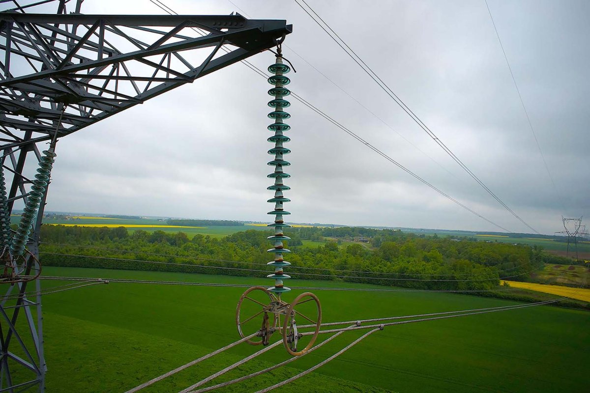 Inspection de pylônes électriques par drone : une nouvelle ère pour la maintenance des réseaux